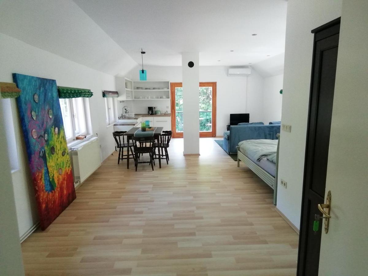 Appartement Waldhaus Pat à Galambok Extérieur photo